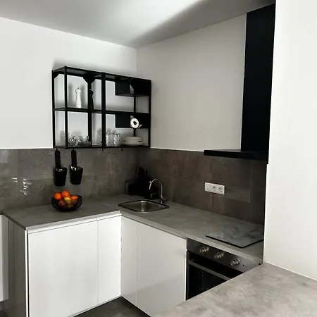 Veluni - - Free Parking Lejlighed *