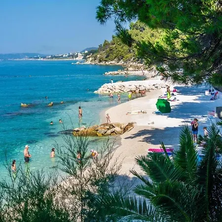 Veluni - - Free Parking * スプリト