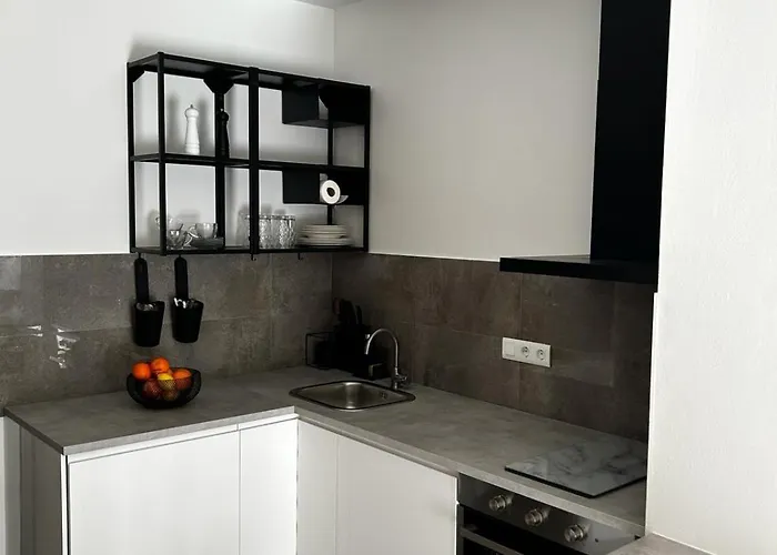 Veluni - - Free Parking Apartman *