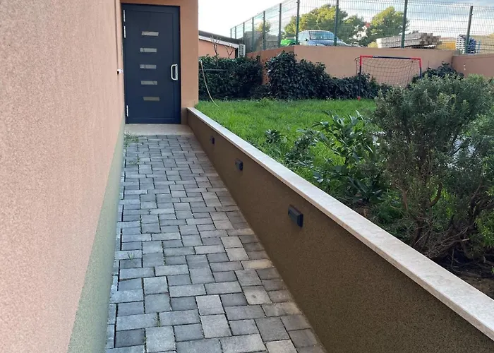 Veluni - - Free Parking Apartman